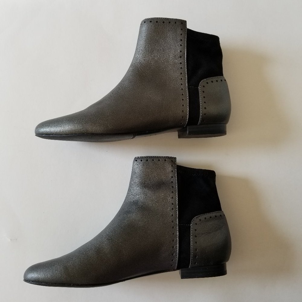 LOGO Metallic Pebble Leather Chelsea Ankle Boots  size 8